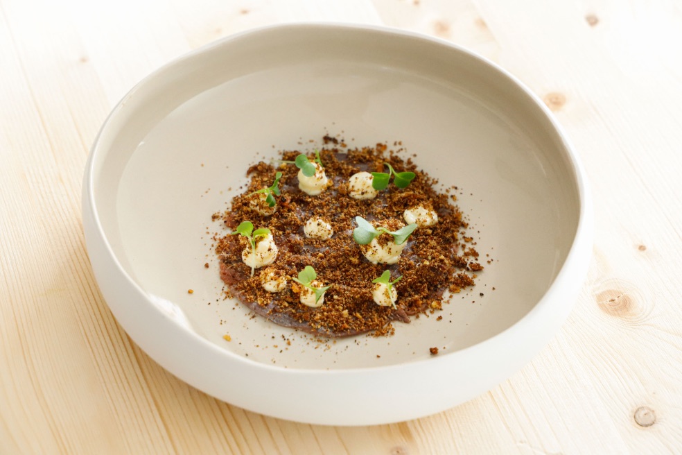 antipasto-alici-del-cantabrico-con-spuma-di-burro-e-panettone-thumbnail